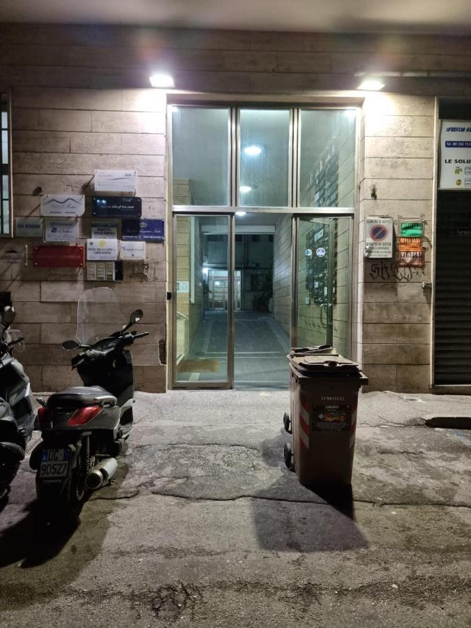 לינה וארוחת בוקר נאפולי Municipio Sea מראה חיצוני תמונה